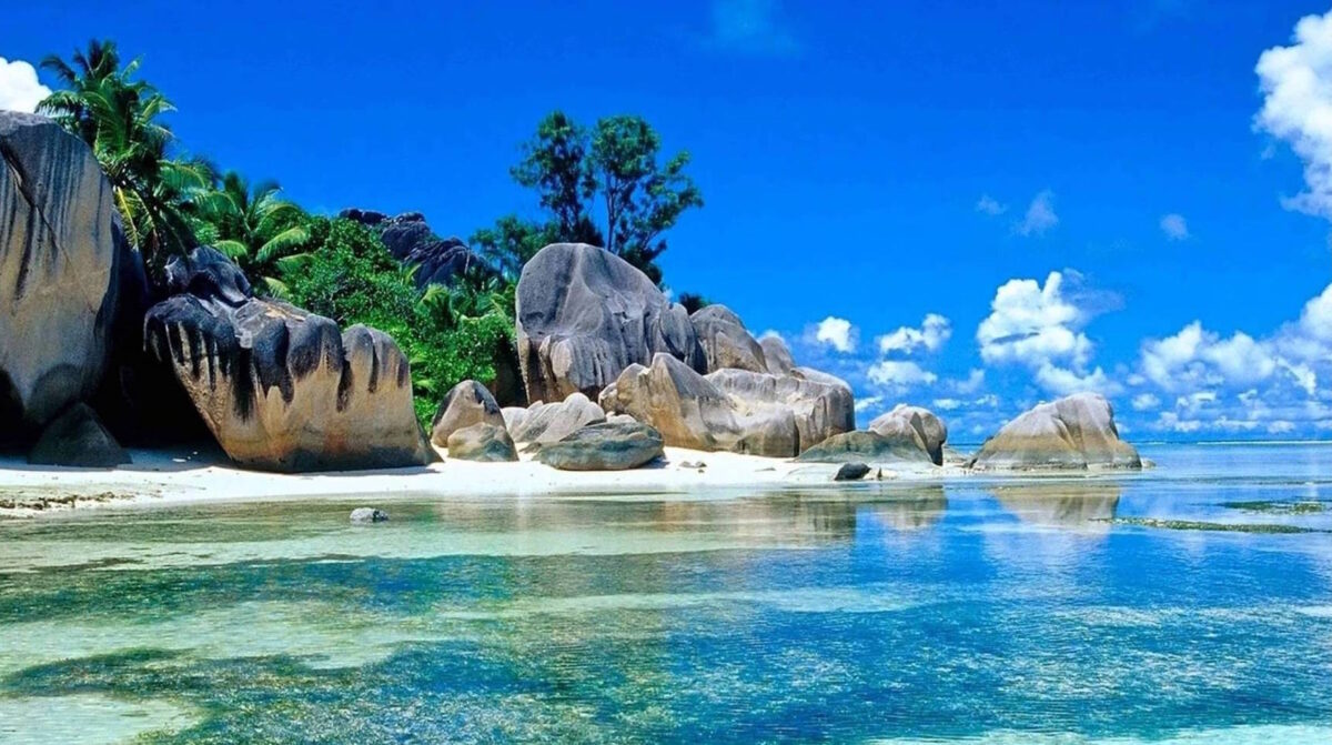 Tortola BVI Private Investigator / Tortola BVI Private Investigations / Tortola BVI Private Security Services / Tortola British Virgin Islands Child Custody Marital Investigations / TSCM Debugging Bug Sweeps BVI