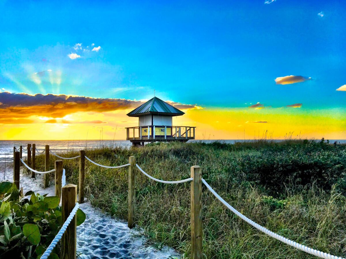 Delray Beach Florida Private Investigator / Delray Beach FL Private Investigations / Child Custody Marital Spouse Investigators Delray Beach FL / TSCM DeBugging Bug Detection Sweeps Delray Beach Florida